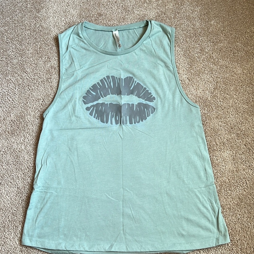Bella & Canvas Sage Green Lip Print Tank Top   Size 2XL